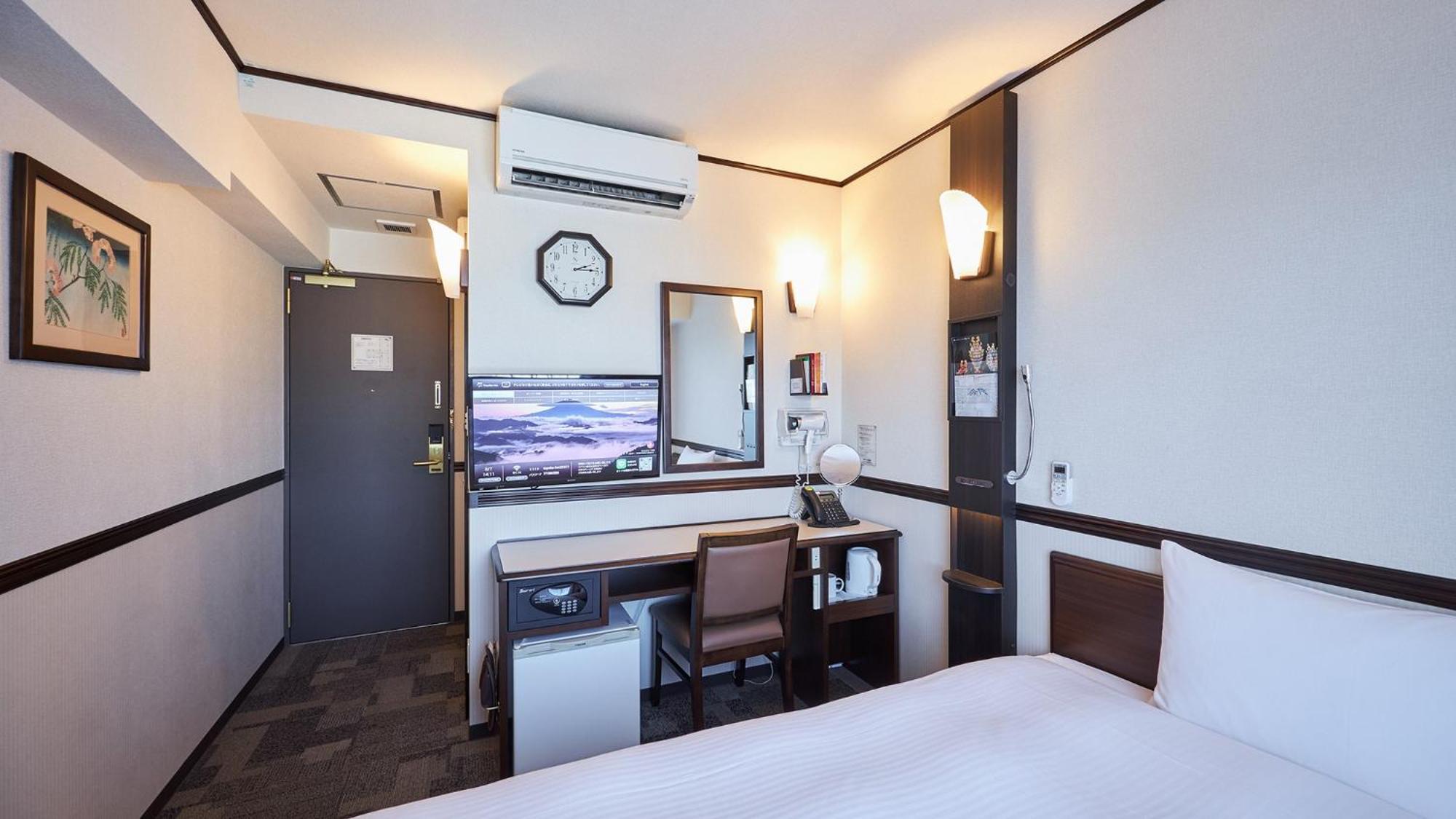 Toyoko Inn Kintetsu Yokkaichi Eki Kita Guchi Exterior foto